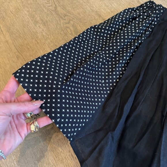 Vintage-Inspired Black Pleated Skirt With Polka Dot Panels & Elastic Waistband - Picture 3 of 9